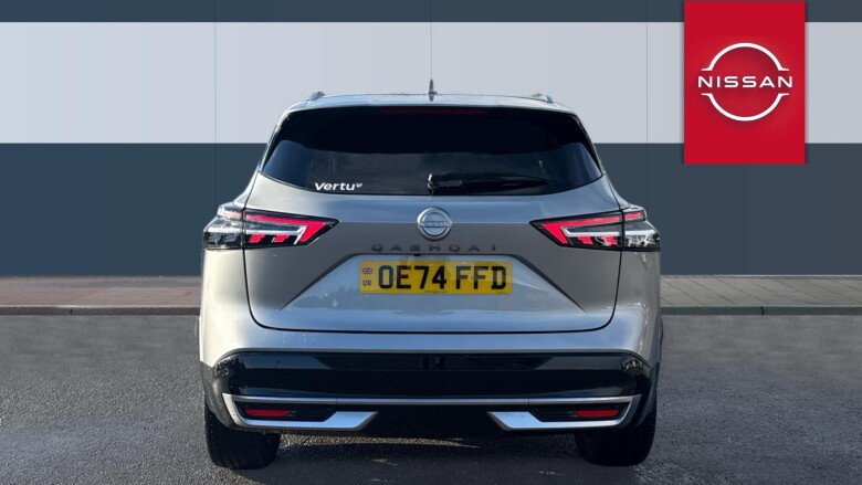 Nissan Qashqai 1.3 DiG-T MH Tekna [Bose] 5dr Petrol Hatchback